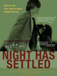 ����W����